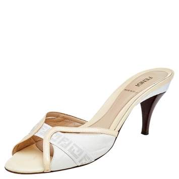 Pre Owned Fendi Cream/White Patent Leather and Leather Open Toe Mules Size 39.5
