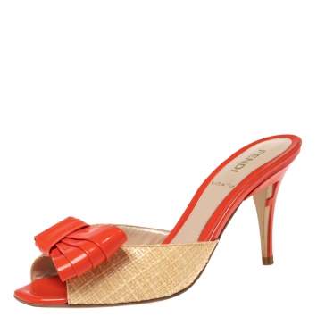 Pre Owned Fendi Beige/Orange Raffia and Patent Leather Bow Slide Sandals Size 35