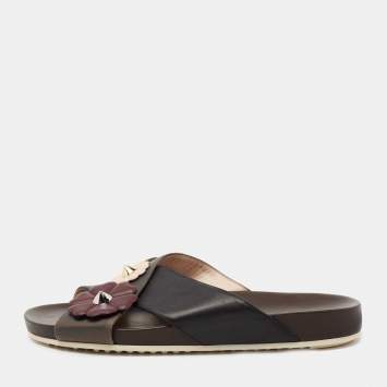 Pre Owned Fendi Black/Dark Brown Leather Stud Embellished Flower Flat Slides Size 39