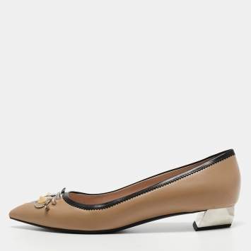 Pre Owned Fendi Beige Leather Embellished Pumps Size 39