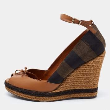 مملوكة مسبقًا Fendi Brown/Black Leather and Striped Canvas Espadrille Wedge Peep Toe Pumps Size 39.5