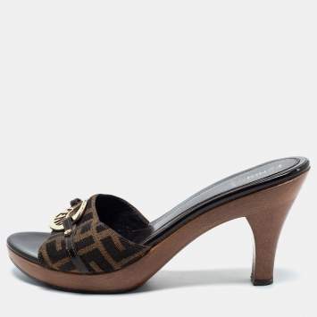 Pre Owned Fendi Brown Zucca Canvas And Patent Leather Slide Sandals Size 40