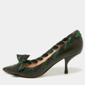 Pre Owned Fendi Two Tone Leather and Woven Fabric Bow Pointed Toe Pumps Size 39