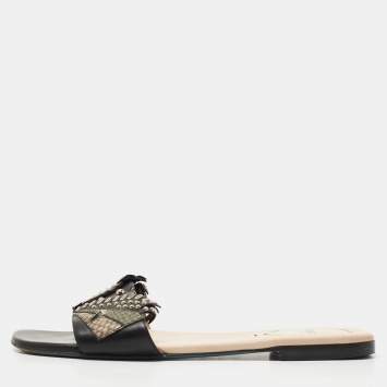 مملوكة مسبقًا Fendi Black Leather Studded Flat Slides Size 40