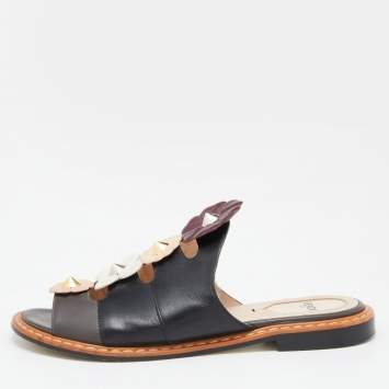 مملوكة مسبقًا Fendi Black Leather Floral Applique Flat Mules Size 37