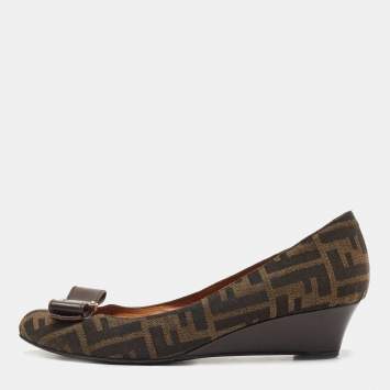 Pre Owned Fendi Brown Zucca Canvas and Leather Bow Round Toe Wedge Pumps Size 39