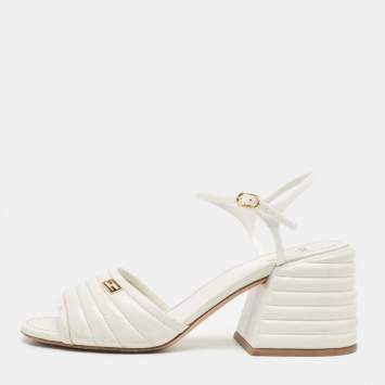مملوكة مسبقًا Fendi White Leather and Rubber Block Heel Sandals Size 41