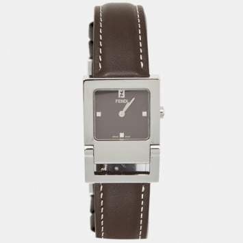 Pre Owned Fendi Brown Stainless Steel Leather Classic 5200G Women's Wristwatch 26 mm