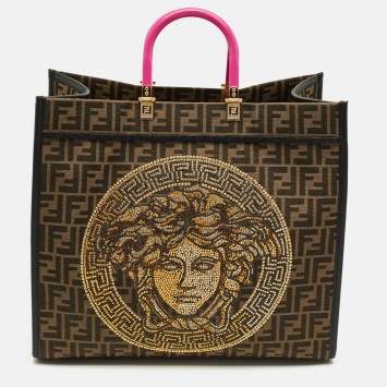 مم لوكة مسبقًا Fendi x Versace Brown/Black Zucca Canvas and Leather Large Sunshine Tote