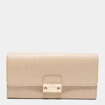 Pre Owned Furla Beige Leather Pushlock Flap Continental Wallet