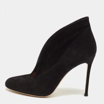 مملوكة مسبقًا Gianvito Rossi Vamp Size 37.5 Black Suede Booties