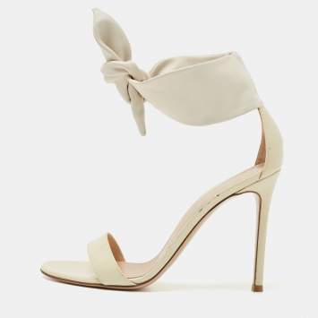 Pre Owned Gianvito Rossi Beige/Cream Patent Leather Ankle Strap Sandals Size 38