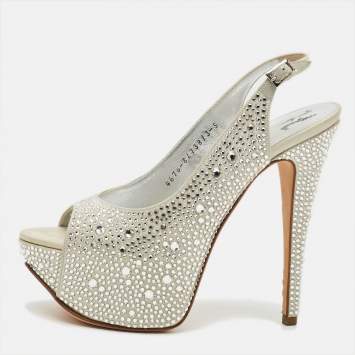 مملوكة مسبقًا Gina Size 38 Grey Satin Crystal Embellished Platform Slingback Sandals
