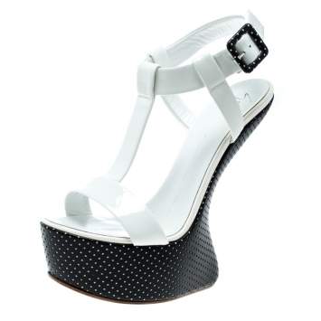 Pre Owned Giuseppe Zanotti White Patent Leather Heel Less T-Strap Wedge Sandals Size 37.5