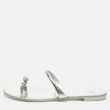 Pre Owned Giuseppe Zanotti Silver Leather Crystal Embellished Toe Ring Flat Sandals Size 38