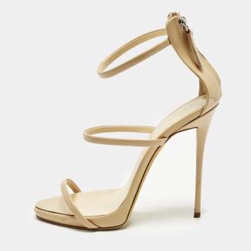 مملوكة مسبقًا Giuseppe Zanotti Harmony Size 38.5 Beige Patent Leather Sandals