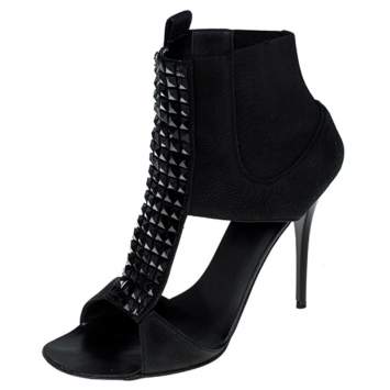 مملوكة مسبقًا Giuseppe Zanotti Black Leather and Elastic Band Studded T Strap Sandals Size 38.5