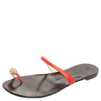 Pre Owned Giuseppe Zanotti Red Leather Crystal Embellished Flat Toe Ring Sandals Size 40