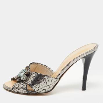 مملوكة مسبقًا Giuseppe Zanotti Silver Python Leather Embossed Slide Sandals Size 35.5