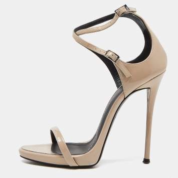 مملوكة مسبقًا Giuseppe Zanotti Beige Patent Leather Coline Strap Sandals Size 35