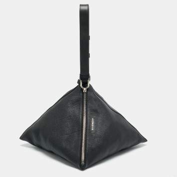 مملوكة مسبقًا Givenchy Triangle Large Black Leather Shoulder Bag