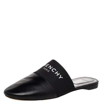 مملوكة مسبقًا Givenchy Black Leather Logo Mules Size 35