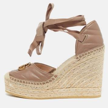 مملوكة مسبقًا Gucci GG Marmont Size 38 Dusty Pink Leather Espadrille Wedge Sandals
