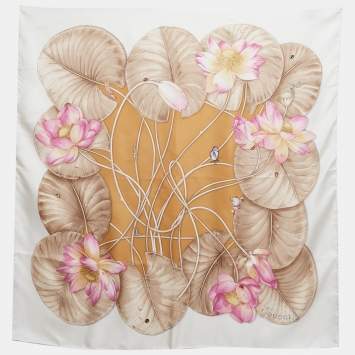 Pre Owned وشاح مربع حرير بطبعة لوتس صفراء من غوتشي