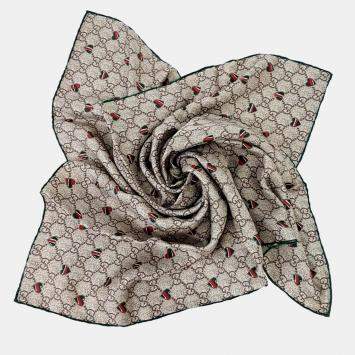 مملوكة مسبقًا Gucci silk scarf