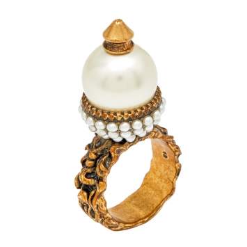 Pre Owned Gucci  Faux Pearl Gold Tone Metal Ring Size 53
