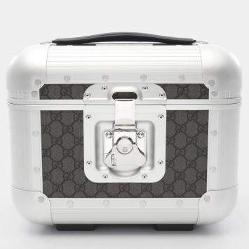 Pre Owned Gucci Gg Supreme Beauty Case Coated Canvas Handbag Gray And Silver