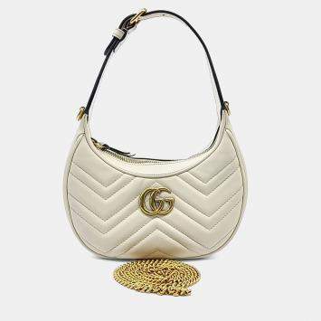 مملوكة مسبقًا Gucci White Leather Marmont Half Moon Shoulder Bag