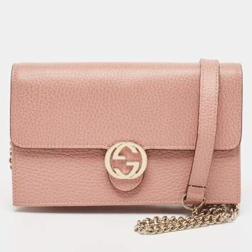 مملوكة مسبقًا Gucci Dusty Pink Leather Interlocking G Wallet on Chain
