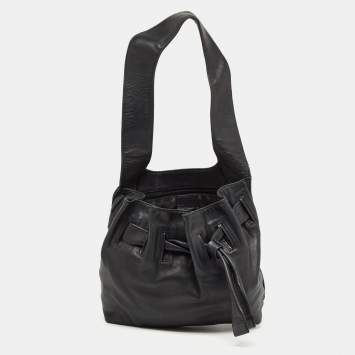 مملوكة مسبقًا Gucci Black Leather Drawstring Hobo