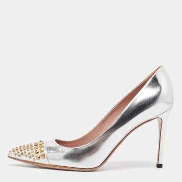 Pre Owned Gucci Silver Leather Studded Cap Toe Pumps Size 39.5