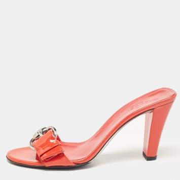 Pre Owned Gucci Red Patent Leather Buckle Detail Slide Sandals Size 38