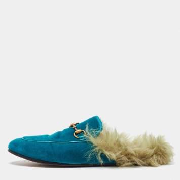 مملوكة مسبقًا Gucci Blue Velvet and Fur Lined Princetown Flat Mules Size 36