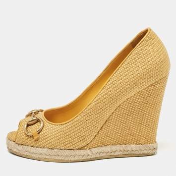 Pre Owned Gucci Yellow Raffia and Leather Charlotte Horsebit Wedge Pumps Size 38