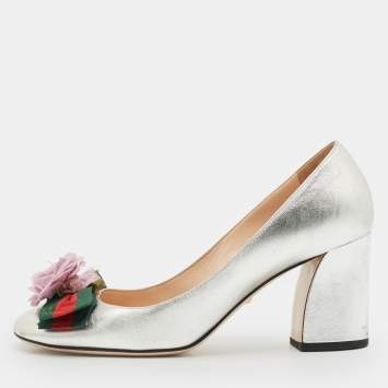 Pre Owned Gucci Metallic Silver Leather Web Bow Rose Detail Pumps Size 40