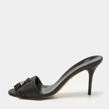 مملوكة مسبقًا Gucci Fringe Size 38.5 Black Leather Slide Sandals