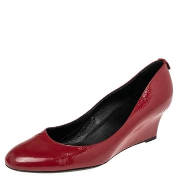 Pre Owned Gucci Red Patent Leather Wedge Round Toe Pumps Size 40