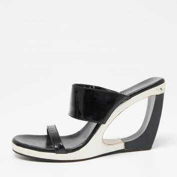 Pre Owned Gucci Black Patent Leather Cut-Out Wedge Slide Sandals Size 38