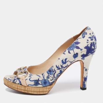 Pre Owned Gucci White/Blue Floral Print Canvas Horsebit Peep Toe Platform Pumps Size 40.5