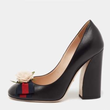 مملوكة مسبقًا Gucci Black Leather Web Bow Detail Block Heel Pumps Size 38