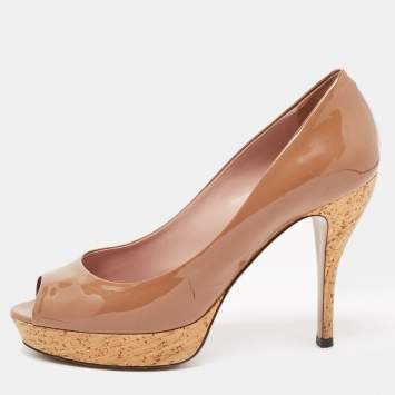 Pre Owned Gucci Brown Patent Leather Cork Platform Peep Toe Pumps Size 37.5