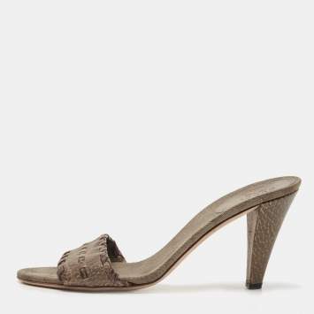 Pre Owned Gucci Brown Leather and GG Canvas Slides Size 39