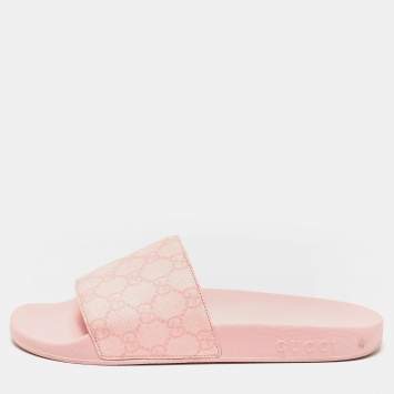 Pre Owned Gucci Pink GG Supreme Canvas Pool Slides Size 39
