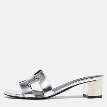 Pre Owned Hermes Silver Leather Oasis Slide Sandals Size 38