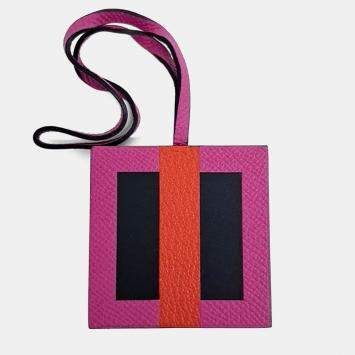مملوكة مسبقًا Hermes Letter O Carre Bag Charm