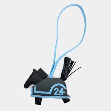 مملوكة مسبقًا Hermes Blue Black Robeo Bag Charm Small